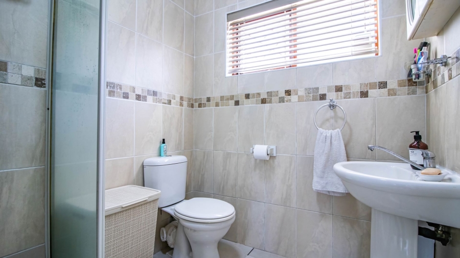 4 Bedroom Property for Sale in Beacon Bay Eastern Cape